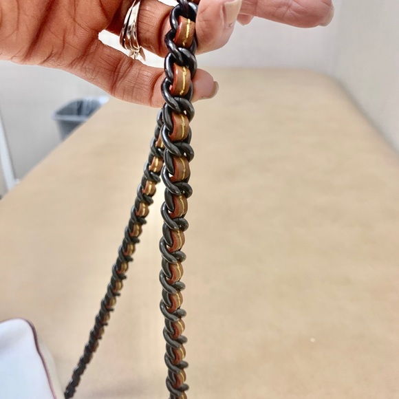 SOLD!!!!!!!!!!Coach beige dinky with links - Picture 7 of 8